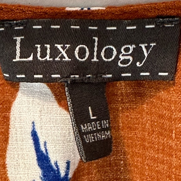 Luxology Top Floral Pull On Short Sleeve V neck Peplum Size Large - Picture 2 of 6